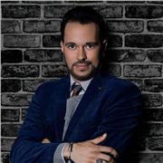 Me considero simpático, empatico, motivacional, mediante dinámicas de estudios ayudo para que puedan centrarse y aprender a estudiar mediante juegos y otras técnicas
